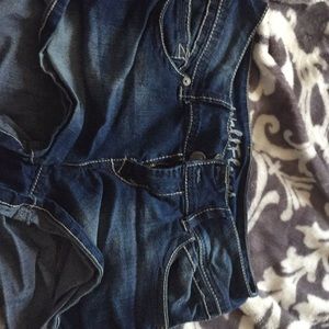 Wallflower highwaisted shorts